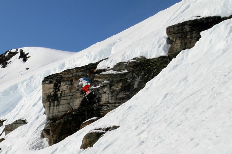 Heliski Riksgränsen May 13th! Photo:Carl Lundberg