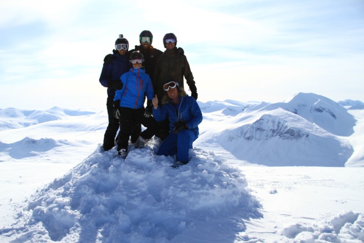 Gipfel Adnjetjårro Heliskiing Riksgränsen Photo: Andreas Bengtsson