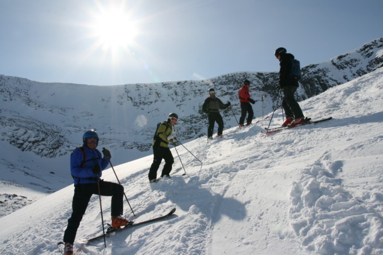 Heliskiing at Kåtåtjokka April 7th 2009. Photo: Andreas Bengtsson 