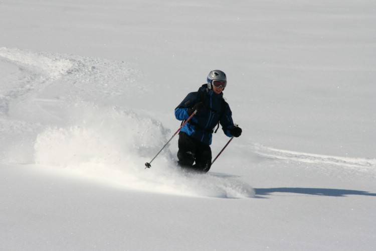 Powder again after some warmer days. April 14 2009. Heli ski Riksgränsen Sweden. Photo: Andreas Bengtsson