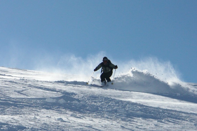 Finnish Freeride Team Heliski Riksgränsen 18 april 2009. Foto: Carl Lundberg