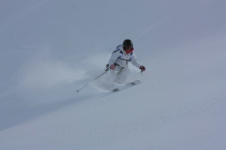 Heliski Riksgränsen, April 16 2009. Photo: Carl Lundberg 