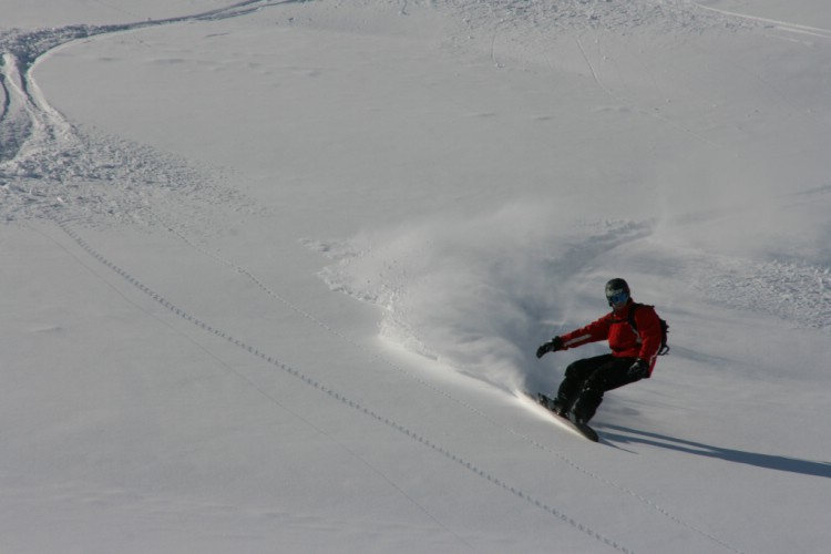 Heliski Riksgränsen, April 18 2009. Photo: Andreas Bengtsson