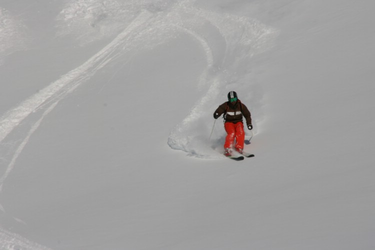 Heliski Riksgränsen, April 18 2009. Photo: Andreas Bengtsson