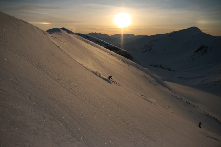 Getting closer to midnight at Moarhmmacohkka. Heliski Riksgränsen April 29, 2009. Photo: Andreas Bengtsson